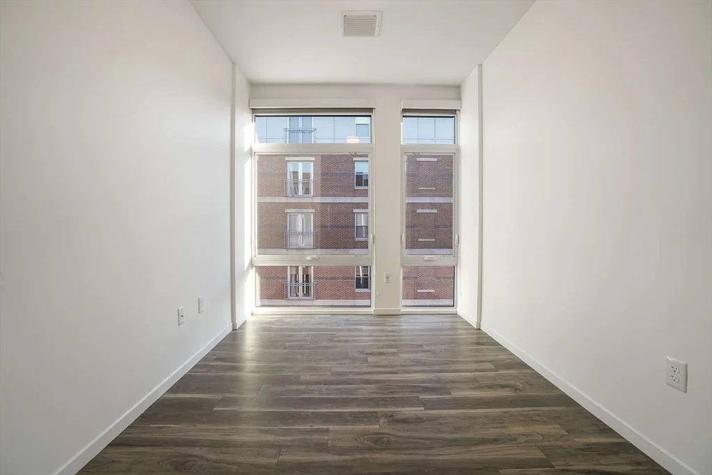 3 bed, 2 bath apartment for rent at 839 Beacon St Unit 506, Fenway — photo 9 of 17