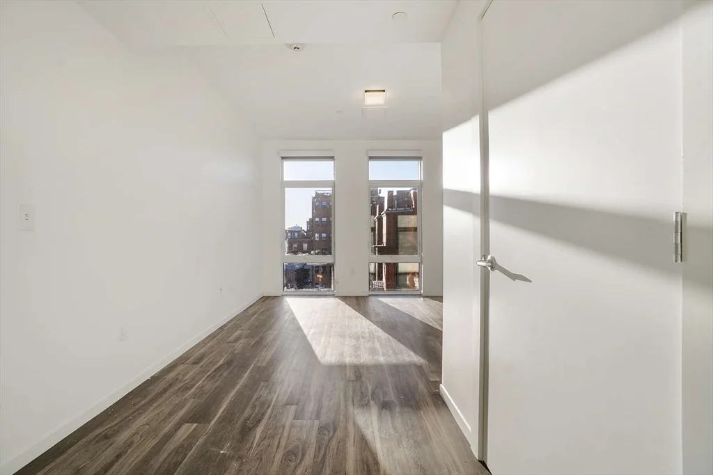 3 bed, 2 bath apartment for rent at 839 Beacon St Unit 506, Fenway — photo 13 of 17