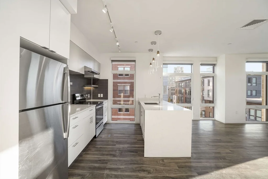 3 bed, 2 bath apartment for rent at 839 Beacon St Unit 506, Fenway — photo 5 of 17