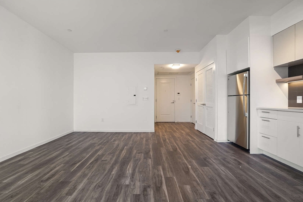 Studio bed, 1 bath apartment for rent at 839 Beacon St Unit 508, Fenway — photo 4 of 7