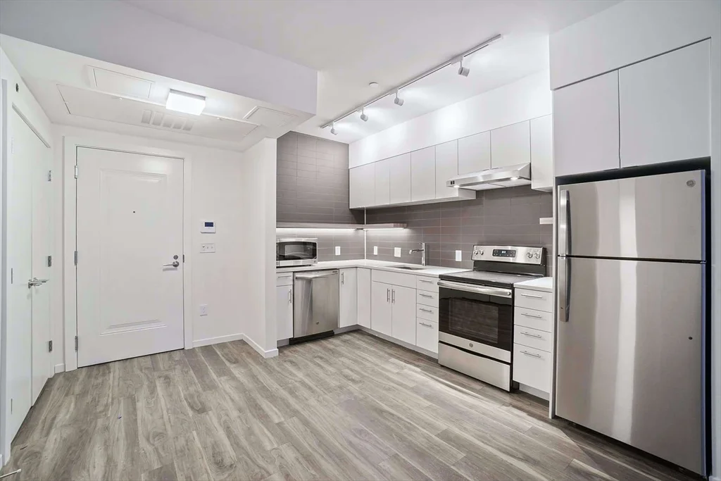 1 bed, 1 bath apartment for rent at 839 Beacon St Unit 510, Fenway — photo 2 of 8