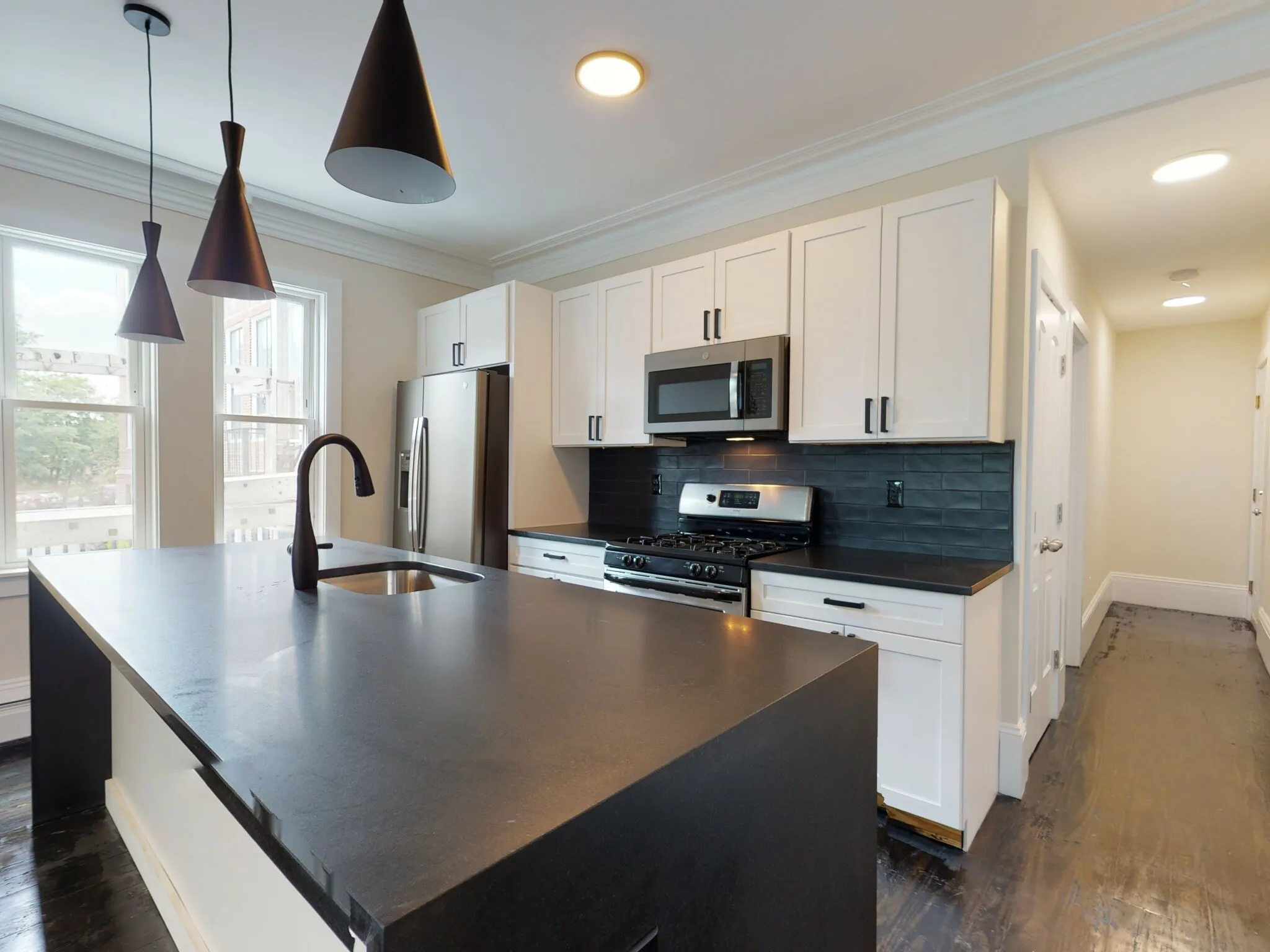 5 bed, 2 bath apartment for rent at 839 Parker St Unit 1, Mission Hill — photo 5 of 19