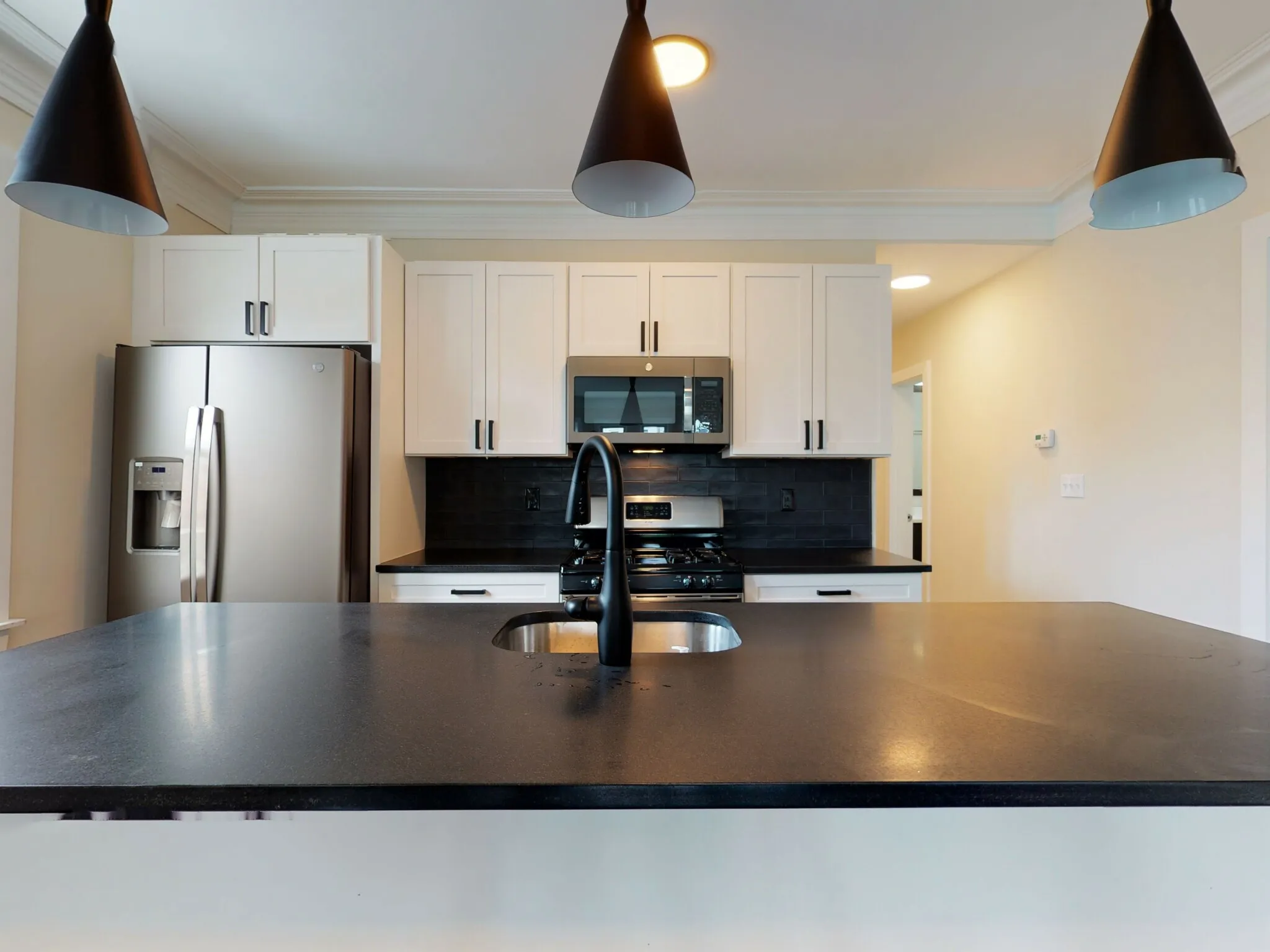 5 bed, 2 bath apartment for rent at 839 Parker St Unit 2, Mission Hill — photo 4 of 21