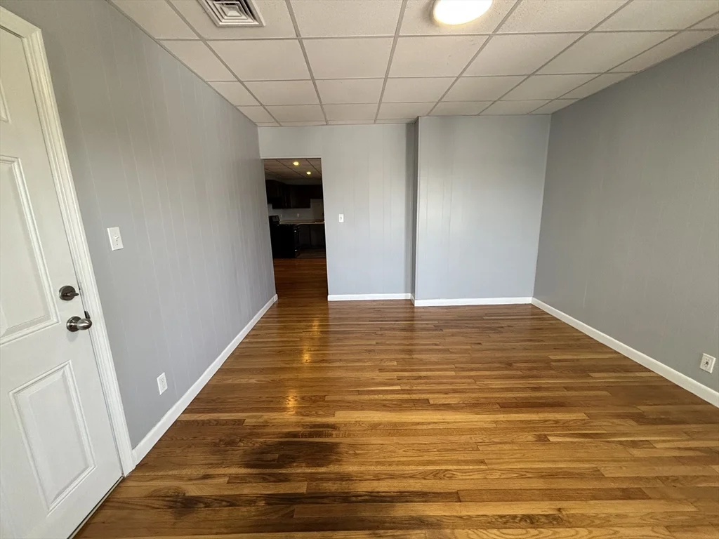 3 bed, 1 bath apartment for rent at 84 Boutwell St Unit 3F, Fall River — photo 5 of 10