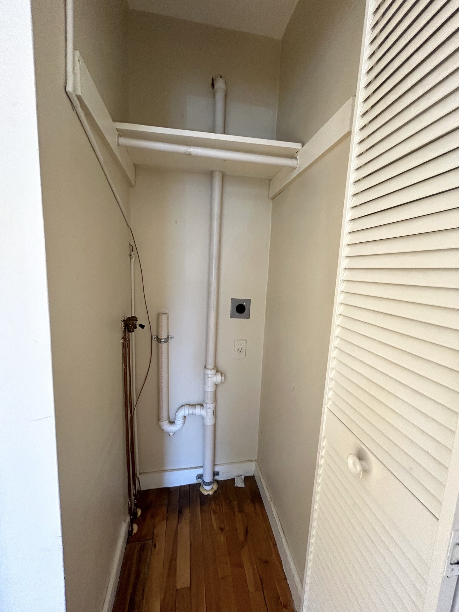 1.5 bed, 1 bath apartment for rent at 84 Boylston St Unit 3, Chestnut Hill — photo 13 of 28