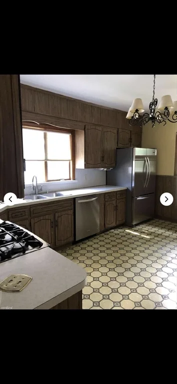 3 bed, 1 bath apartment for rent at 84 Brayton Rd Unit 2, Brighton — photo 2 of 6