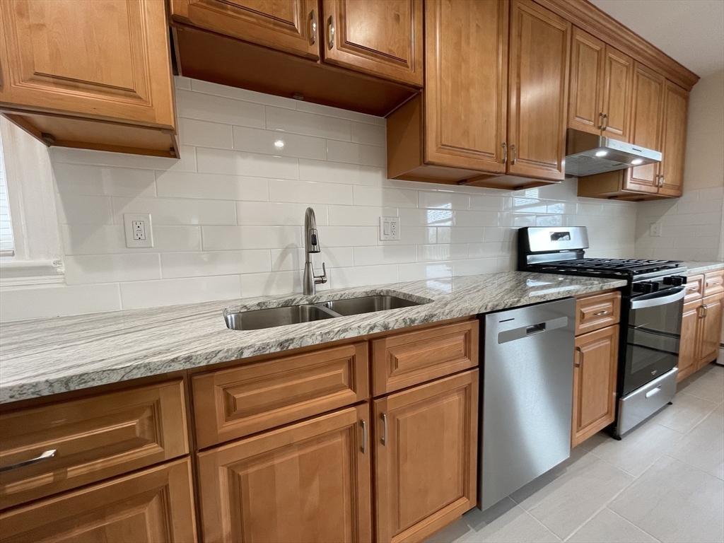 4 bed, 1 bath apartment for rent at 84 Calumet St Unit 3, Mission Hill — photo 12 of 18
