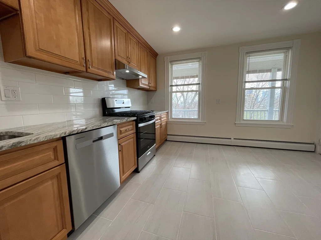 4 bed, 1 bath apartment for rent at 84 Calumet St Unit 3A, Mission Hill — photo 11 of 18