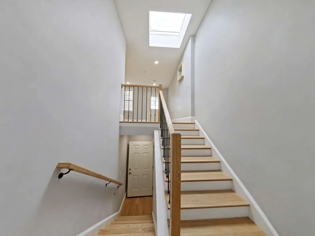 2 bed, 1 bath apartment for rent at 84 Chelsea St Unit 3, East Boston — photo 4 of 17