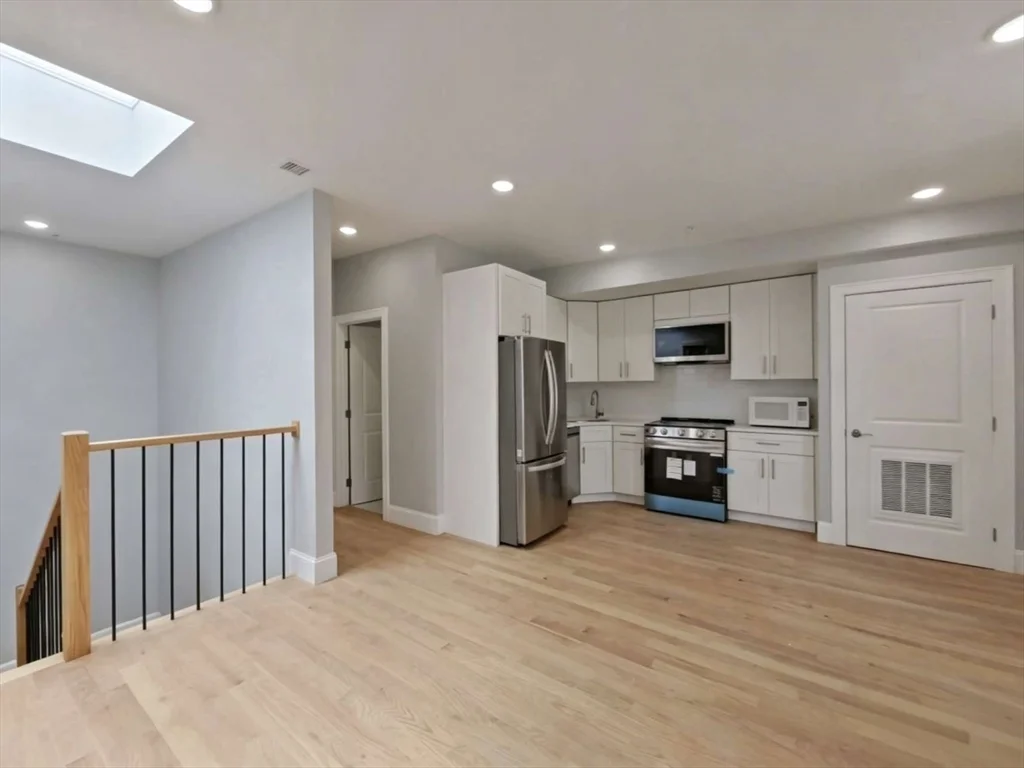 2 bed, 1 bath apartment for rent at 84 Chelsea St Unit 3, East Boston — photo 5 of 17