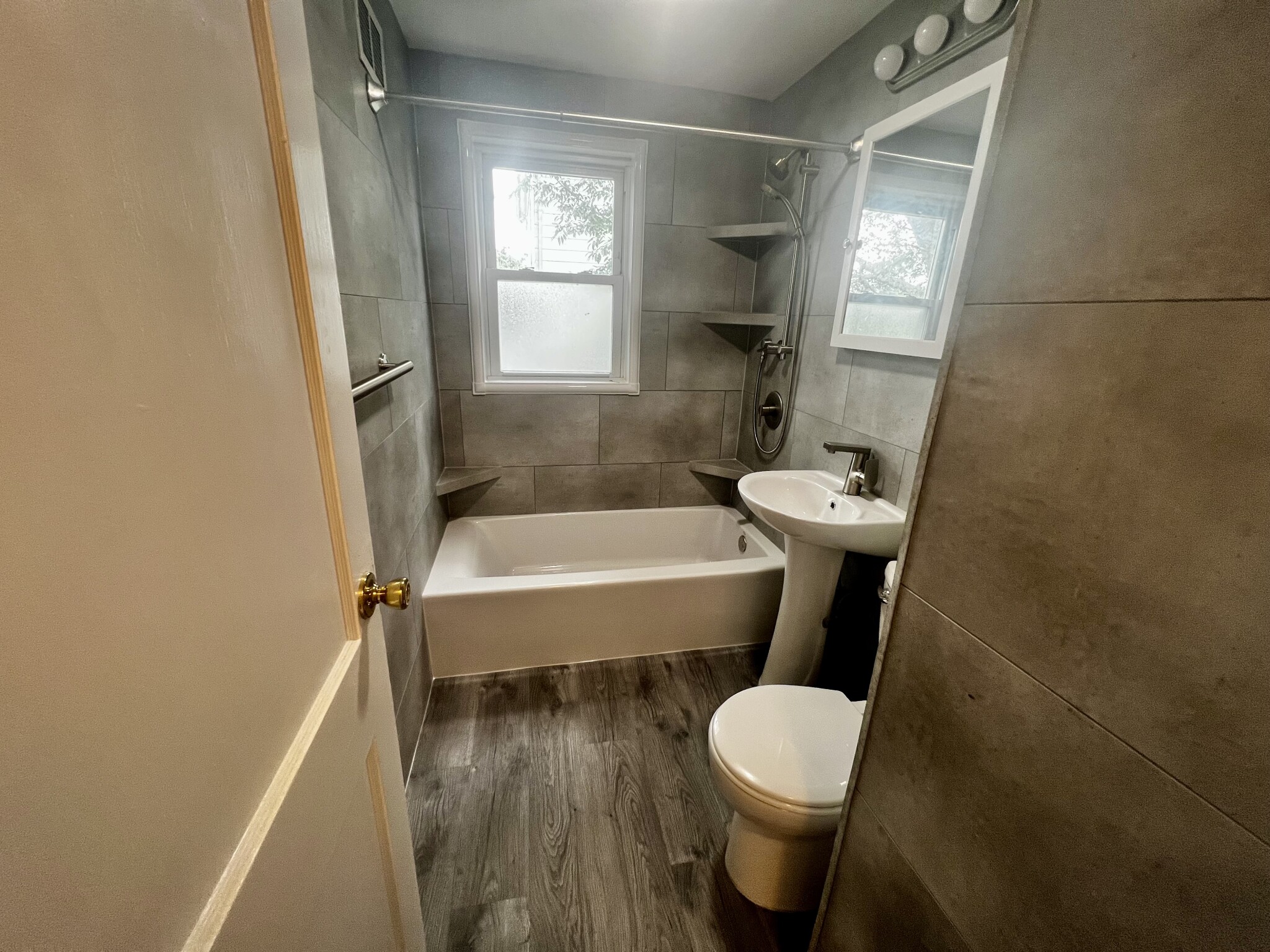 2 bed, 1 bath apartment for rent at 84 Chittick St Unit 2, Hyde Park — photo 6 of 6