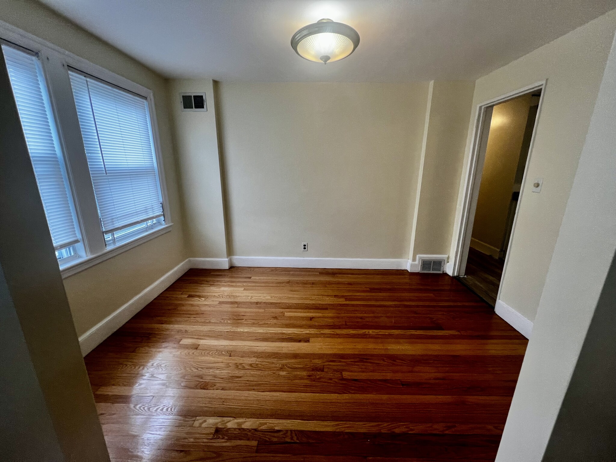 2 bed, 1 bath apartment for rent at 84 Chittick St Unit 2, Hyde Park — photo 3 of 6