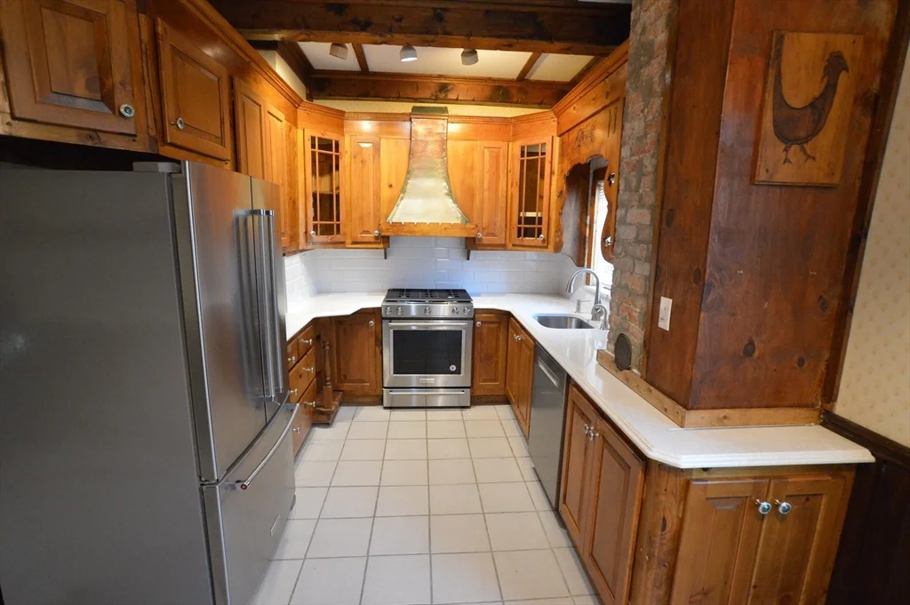 4 bed, 2 bath apartment for rent at 84 Crescent Ave Unit 84, Melrose — photo 11 of 24