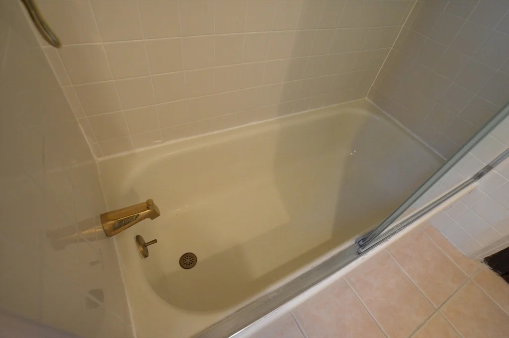 4 bed, 2 bath apartment for rent at 84 Crescent Ave Unit 84, Melrose — photo 10 of 24