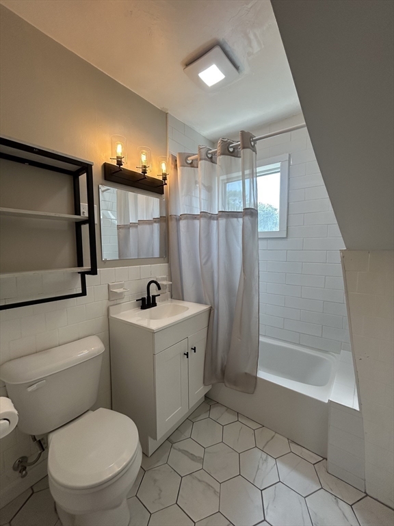 1 bed, 1 bath apartment for rent at 84 Durfee St Unit 3, New Bedford — photo 3 of 10