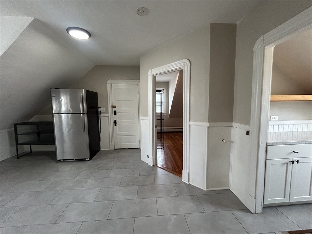 1 bed, 1 bath apartment for rent at 84 Durfee St Unit 3, New Bedford — photo 7 of 10