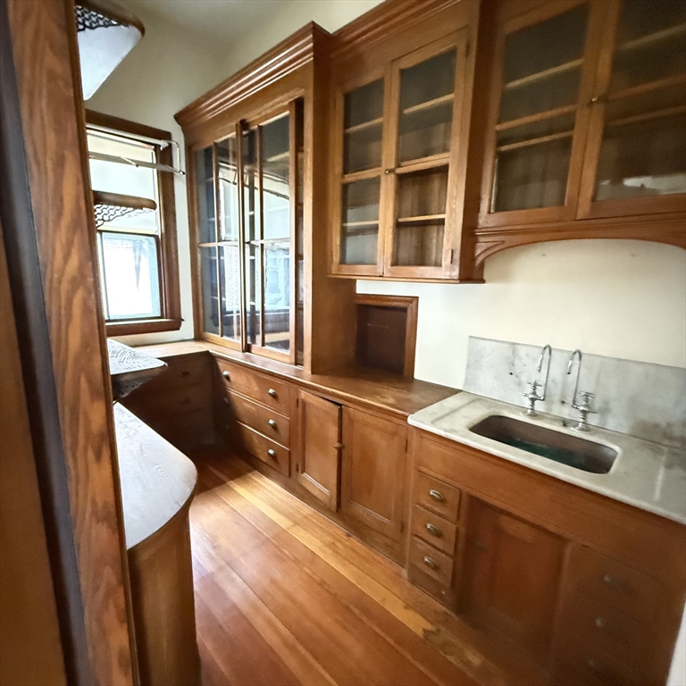 1 bed, 1 bath apartment for rent at 84 Ellery St Unit 2, Mid-Cambridge — photo 2 of 8