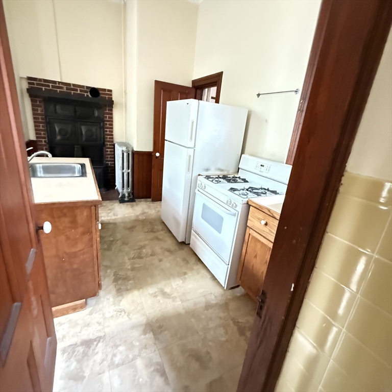 1 bed, 1 bath apartment for rent at 84 Ellery St Unit 2, Mid-Cambridge — photo 4 of 8