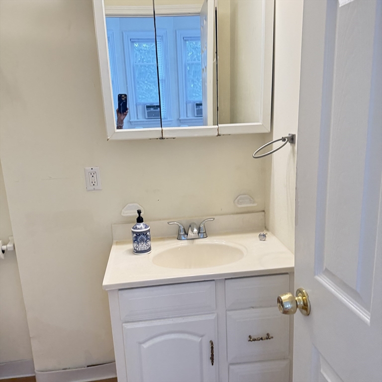 1 bed, 1 bath apartment for rent at 84 Ellery St Unit 3, Mid-Cambridge — photo 10 of 10