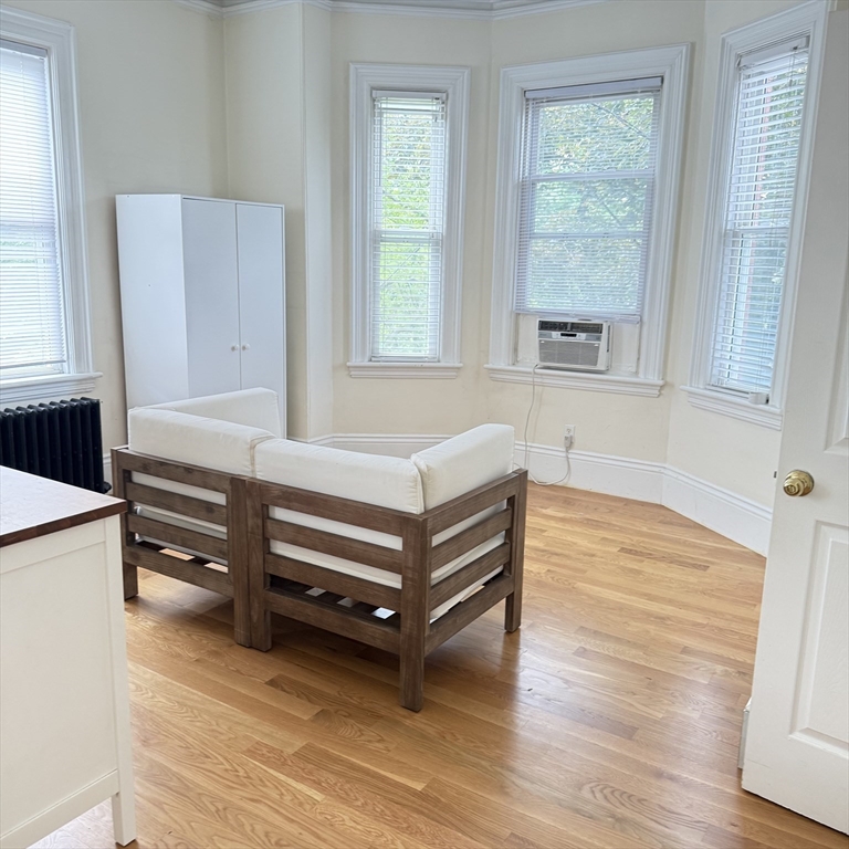 1 bed, 1 bath apartment for rent at 84 Ellery St Unit 3, Mid-Cambridge — photo 2 of 10