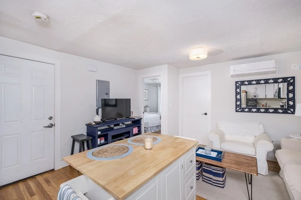 3 bed, 1 bath apartment for rent at 84 Emerson St Unit 2, South Boston — photo 3 of 20