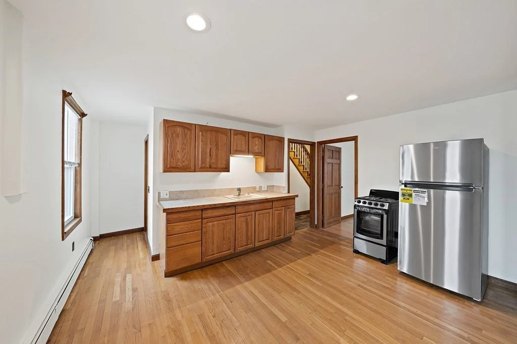 2 bed, 1 bath apartment for rent at 84 Franklin St Unit 1, Quincy Center — photo 2 of 12