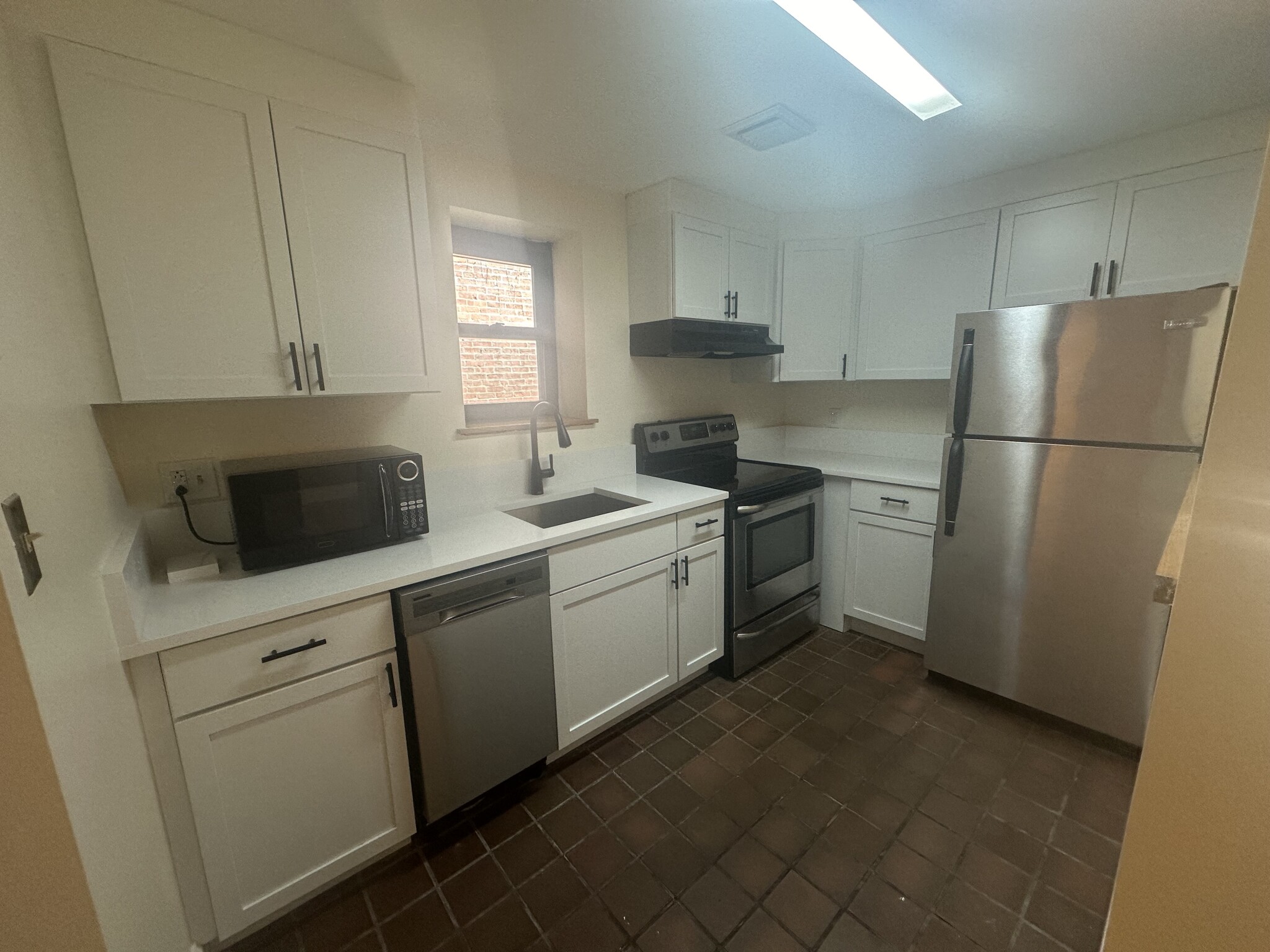 1 bed, 1 bath apartment for rent at 84 Gainsborough St Unit 006W, Fenway — photo 2 of 8