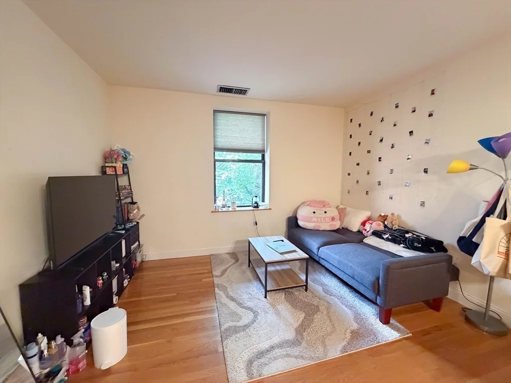 1 bed, 1 bath apartment for rent at 84 Gainsborough St Unit 106W, Fenway — photo 8 of 11
