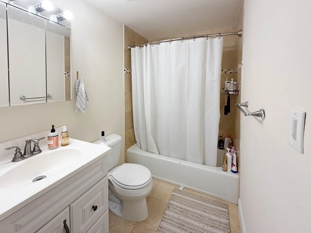 1 bed, 1 bath apartment for rent at 84 Gainsborough St Unit 106W, Fenway — photo 10 of 11