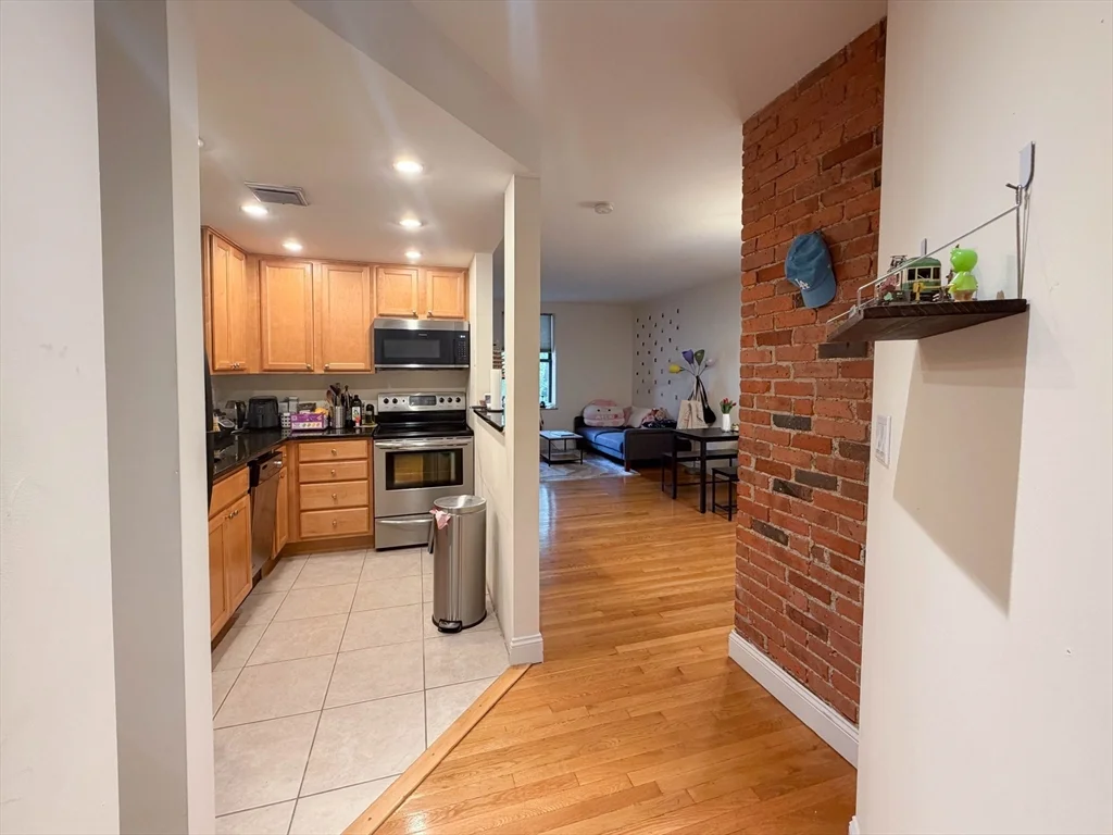 1 bed, 1 bath apartment for rent at 84 Gainsborough St Unit 106W, Fenway