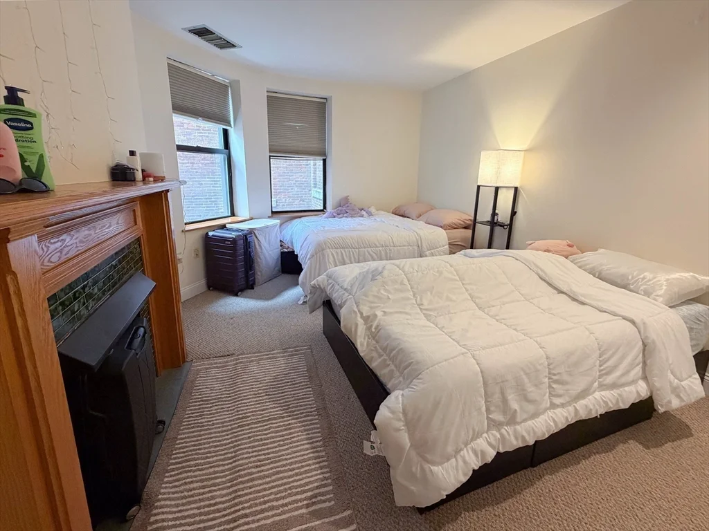 1 bed, 1 bath apartment for rent at 84 Gainsborough St Unit 106W, Fenway — photo 4 of 11