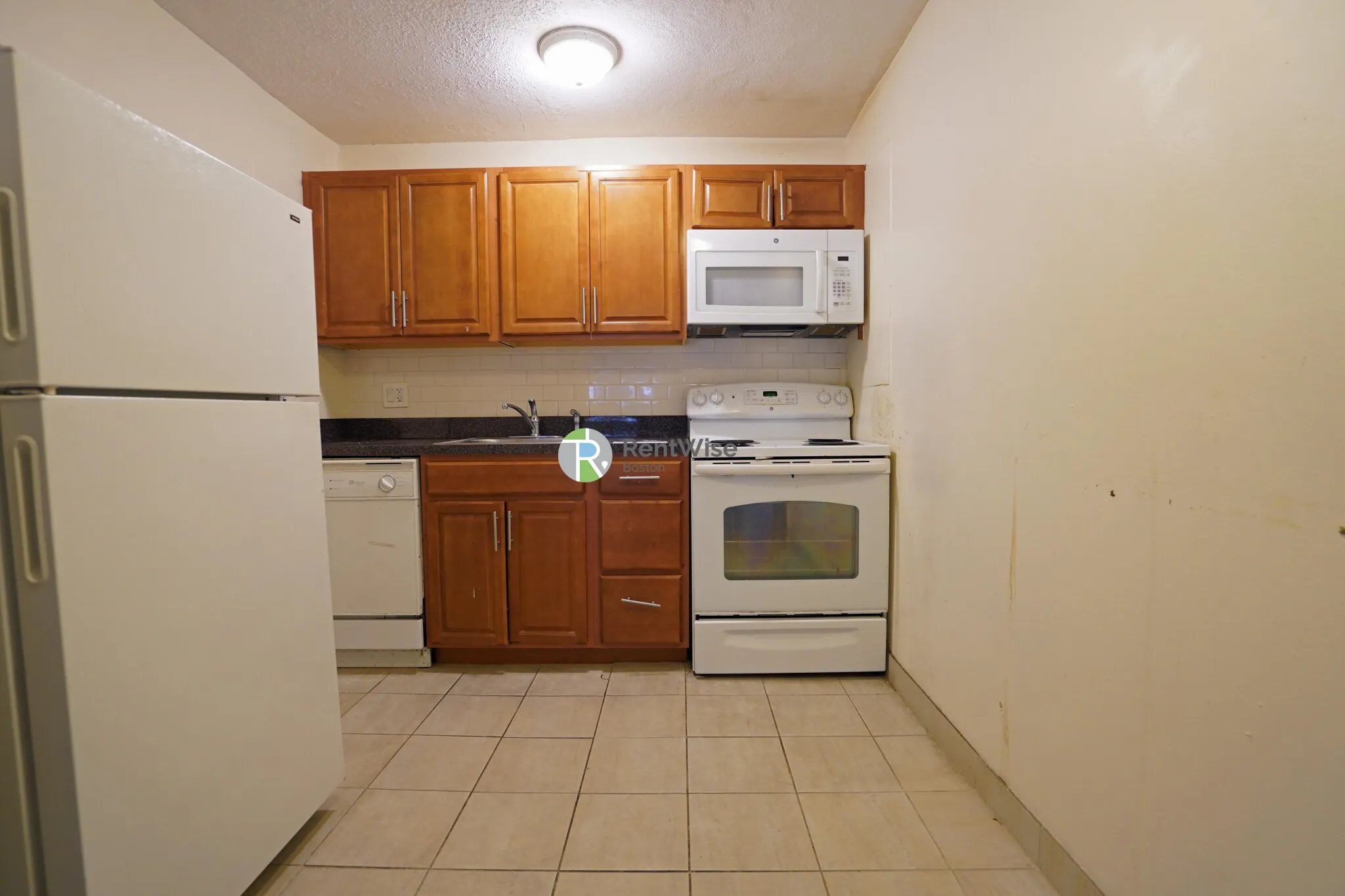 2 bed, 1 bath apartment for rent at 84 Gardner St Unit 1B, Allston — photo 4 of 13