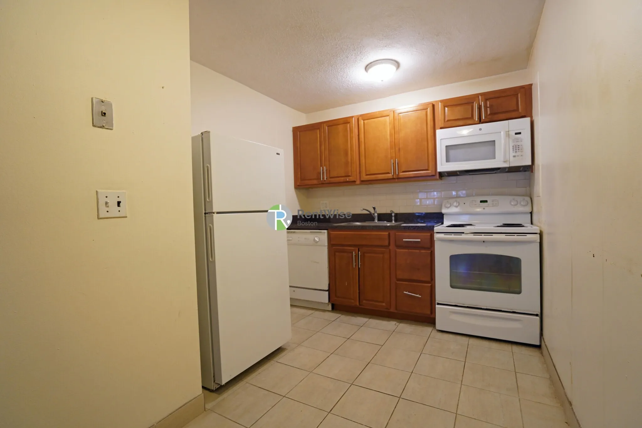 2 bed, 1 bath apartment for rent at 84 Gardner St Unit 1B, Allston — photo 5 of 13
