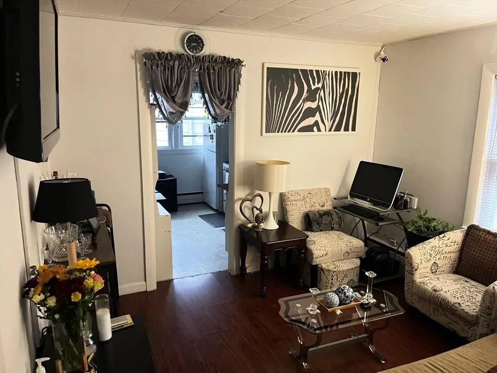 1 bed, 1 bath apartment for rent at 84 Garfield Ave Unit 2, Revere — photo 1 of 6