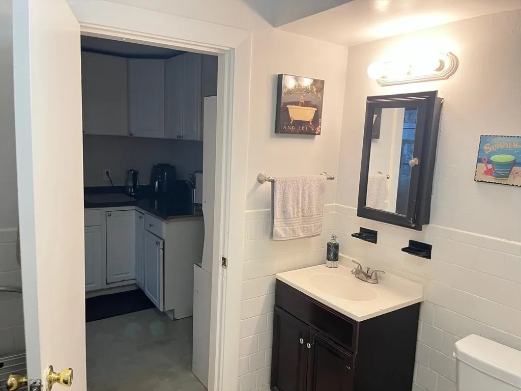 1 bed, 1 bath apartment for rent at 84 Garfield Ave Unit 2, Revere — photo 5 of 6