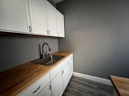 3 bed, 1 bath apartment for rent at 84 Gates St Unit 1, Lowell — photo 6 of 7