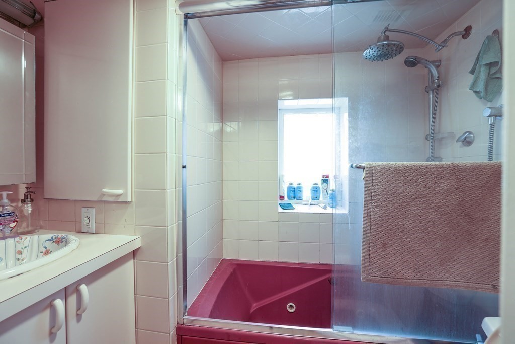 3 bed, 1 bath apartment for rent at 84 Gordon Unit 203, Brighton — photo 19 of 24
