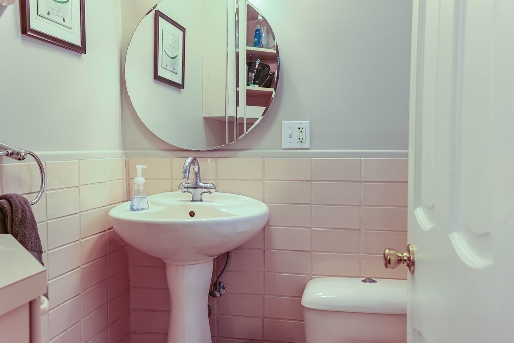 3 bed, 1 bath apartment for rent at 84 Gordon Unit 203, Brighton — photo 14 of 24
