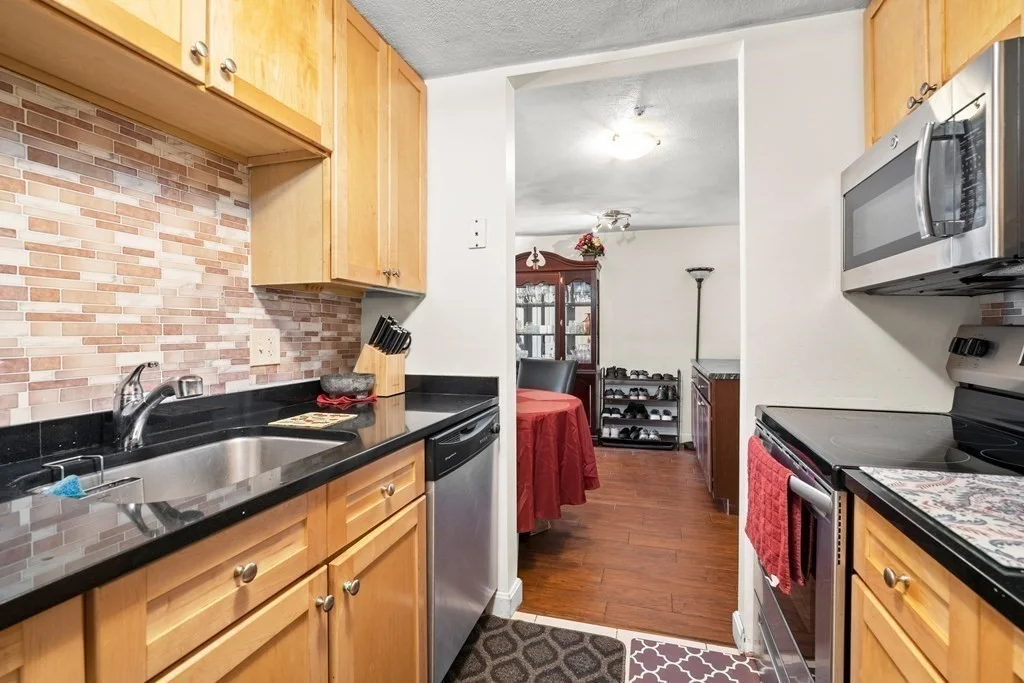 2 bed, 1 bath apartment for rent at 84 Grant St Unit 8, Winter Hill — photo 1 of 7