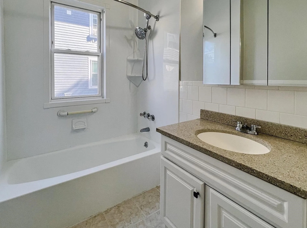 2 bed, 1 bath apartment for rent at 84 Greenwood St Unit 1, Dorchester — photo 6 of 7