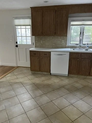 3 bed, 1 bath apartment for rent at 84 Hawthorne St Unit 84, Belmont — photo 6 of 16