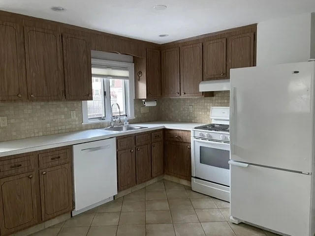 3 bed, 1 bath apartment for rent at 84 Hawthorne St Unit 84, Belmont — photo 7 of 16