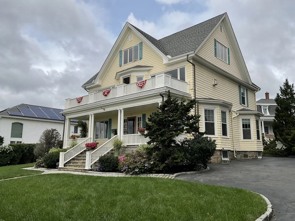 1 bed, 1 bath apartment for rent at 84 Humphrey Unit 1R, Swampscott — photo 1 of 16