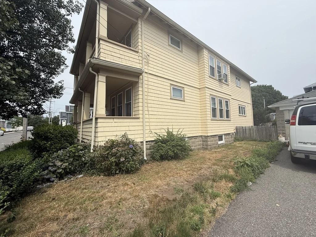 2 bed, 1 bath apartment for rent at 84 Lawrence St Unit 1, Glenwood — photo 4 of 24