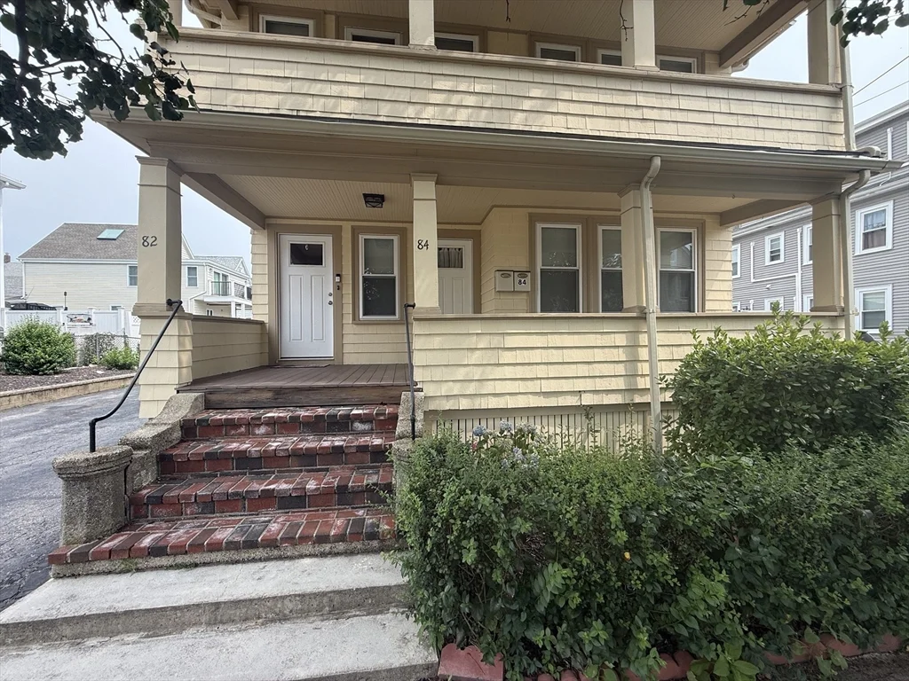 2 bed, 1 bath apartment for rent at 84 Lawrence St Unit 1, Glenwood — photo 2 of 24
