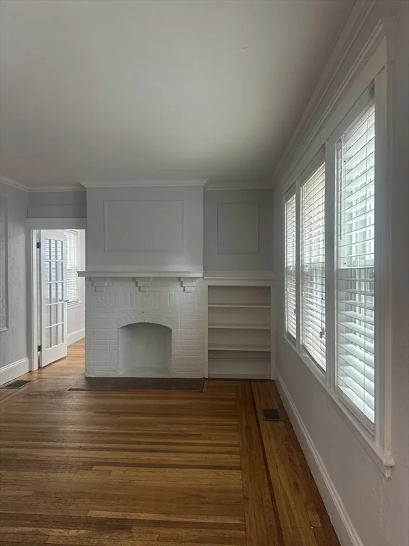 3 bed, 1 bath apartment for rent at 84 Lawton St Unit 1, Coolidge Corner — photo 2 of 19