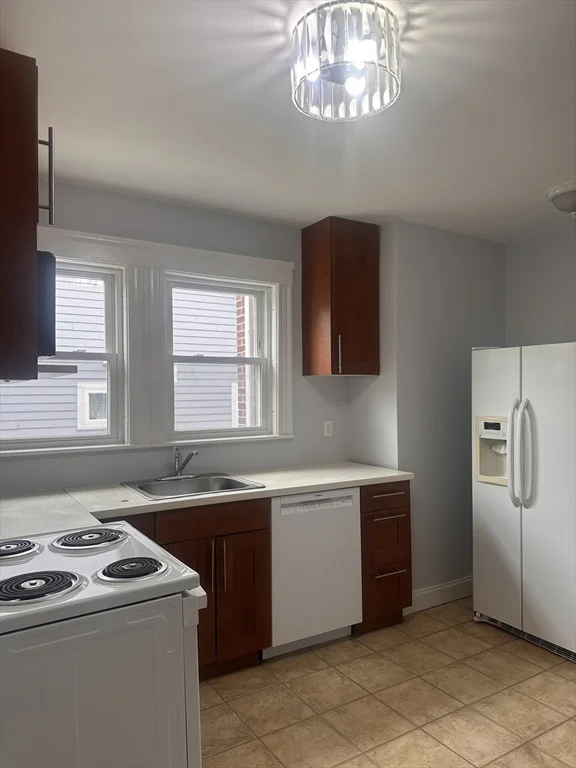 3 bed, 1 bath apartment for rent at 84 Lawton St Unit 1, Coolidge Corner — photo 10 of 19