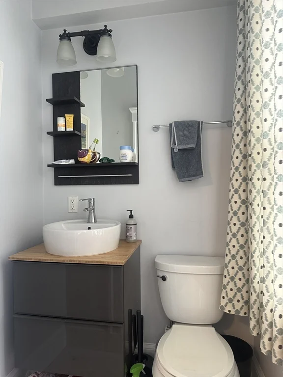 3 bed, 1 bath apartment for rent at 84 Lawton St Unit 2, Brookline — photo 21 of 22