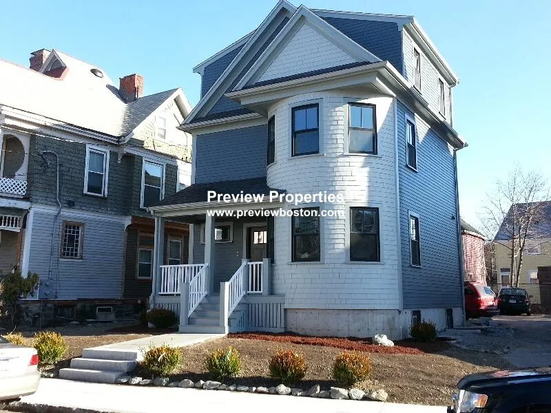 3 bed, 3 bath apartment for rent at 84 Linden St Unit 1P, Allston — photo 12 of 14