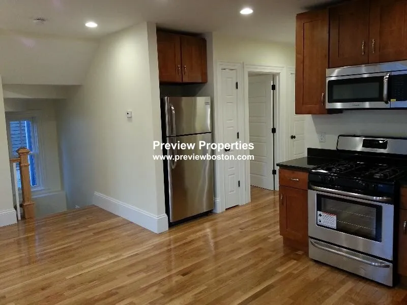 3 bed, 3 bath apartment for rent at 84 Linden St Unit 1P, Allston — photo 4 of 14